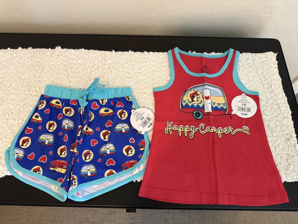 NWT Buc-ee's Happy Camper YXS Outfit